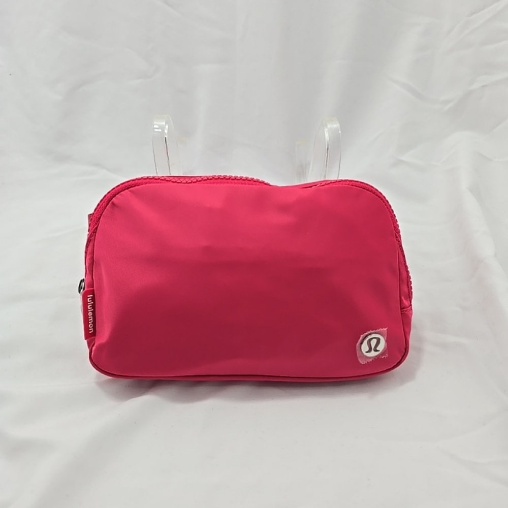 NWT Lululemon Everywhere Water Repellent Belt Bag Cherry Mist 1L